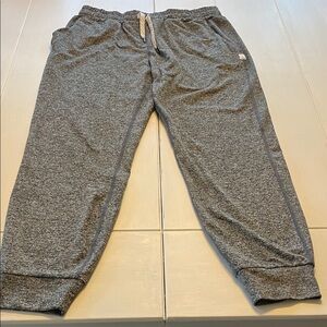 Vuori/Joggers!! Heathered black/S/great condition